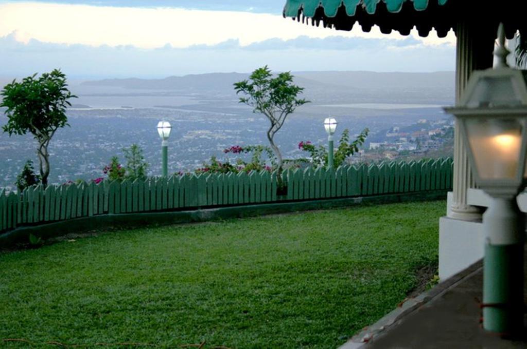 קינגסטון City View Hotel מראה חיצוני תמונה