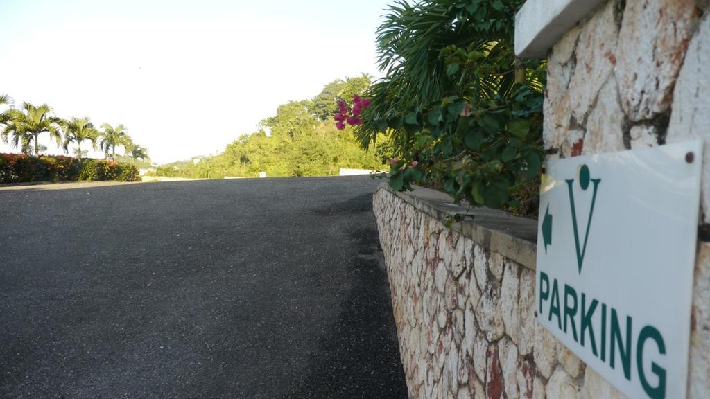 קינגסטון City View Hotel מראה חיצוני תמונה