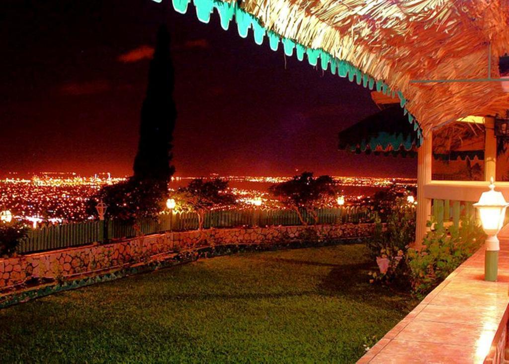 קינגסטון City View Hotel מראה חיצוני תמונה