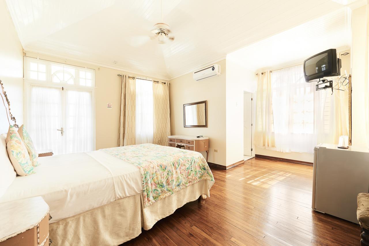 קינגסטון City View Hotel מראה חיצוני תמונה